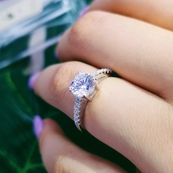 💍NEW 925 STERLING SILVER DIAMOND ENGAGEMENT RING - Picture 2 of 6